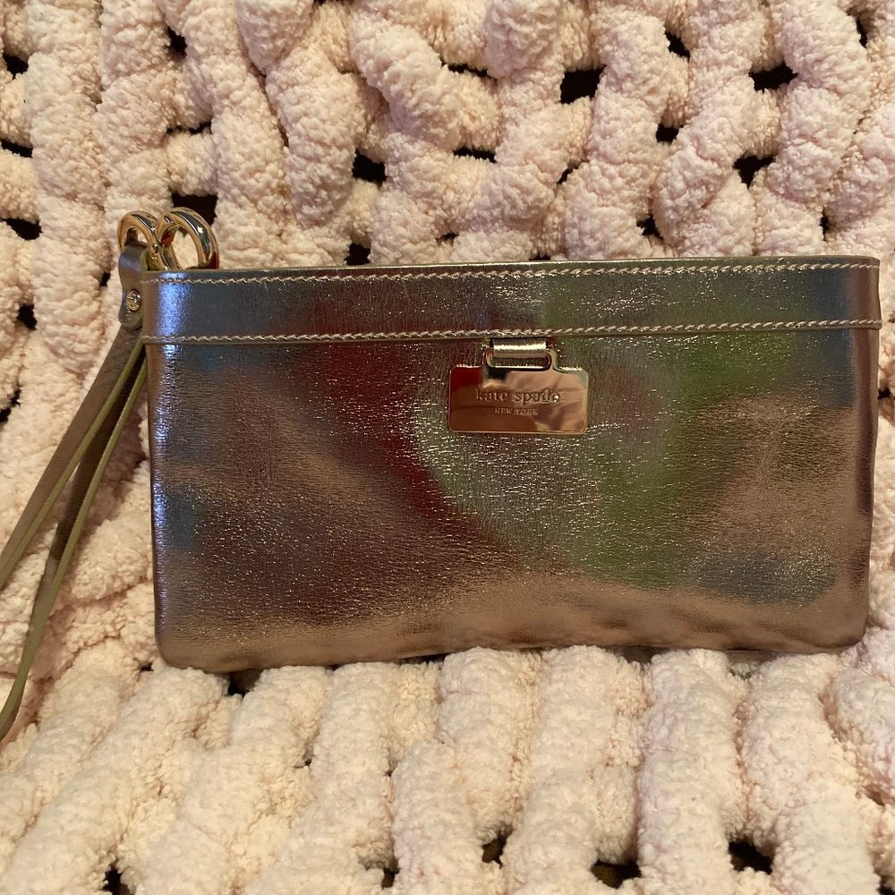 Kate Spade Wristlet - Picture 1 of 5